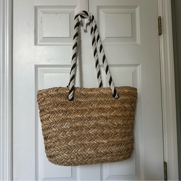 Island Time Natural Woven Tassel Tote Bag - Picture 2 of 5
